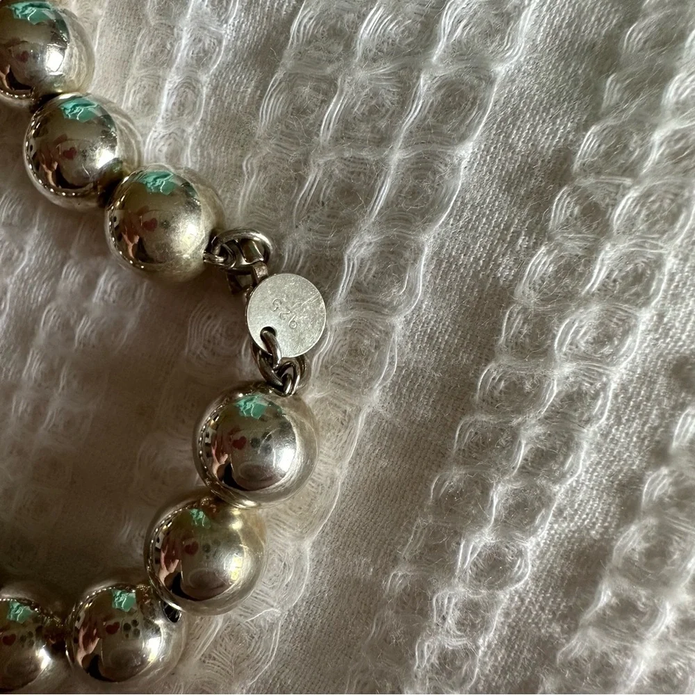 SET Tiffany’s Hardware Bead Necklace and Bracelet - Picture 3 of 8